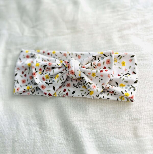 White/floral headband