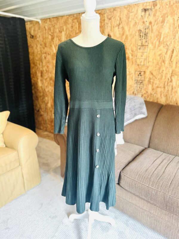 Green dress w/ buttons