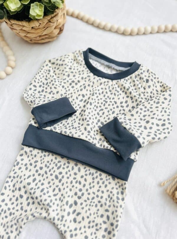 Blue spotted outfit - Image 2