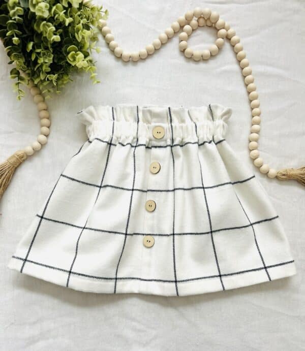 White/black plaid paper bag skirt