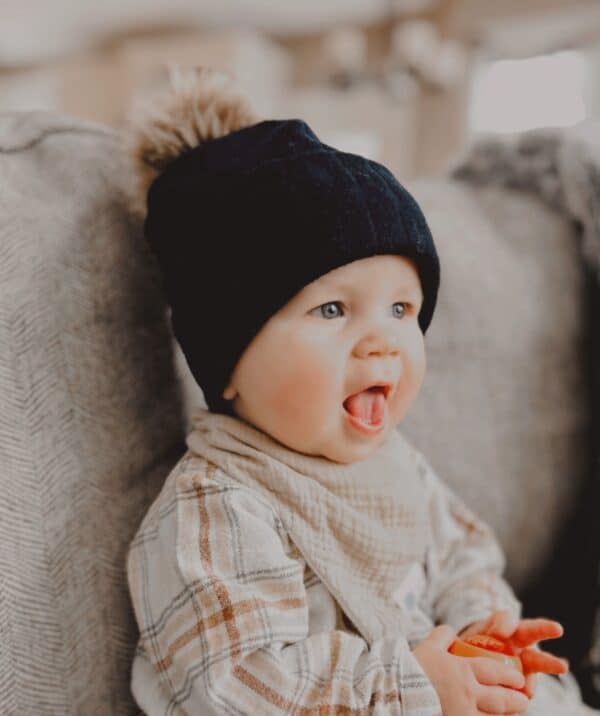 Navy cable knit hat w/ Pom Pom - Image 3