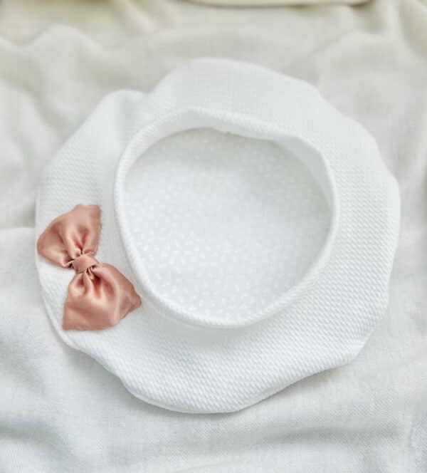 White hat w/ bow - Image 3