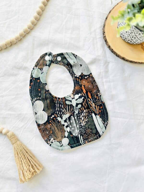 Black cactus bib