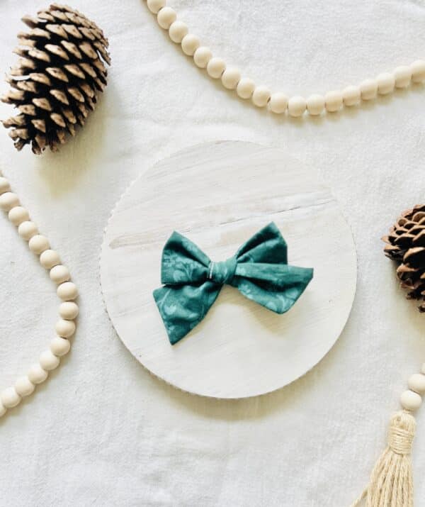 Green floral pinwheel bow