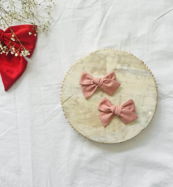 Pink pinwheel bows