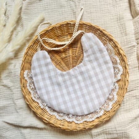 Tan plaid round tie bob